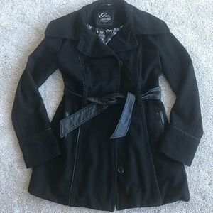 Like New! Guess faux leather belt black pea coat!